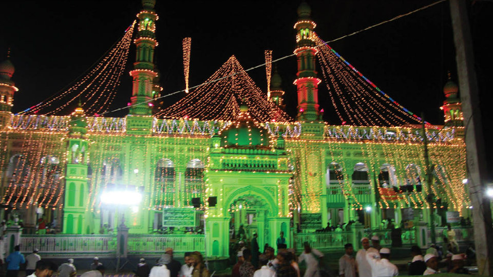 Shab-e-Khadar celebrations by Masjid Azam Markaz Ahale Sunnath-Wo-Jamath