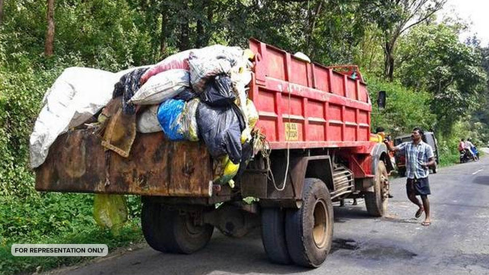 Lorry carrying plastic waste from Kerala confiscated
