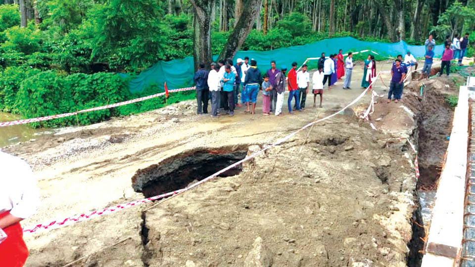 Caved-in makeshift bridge at Thithimathi restored