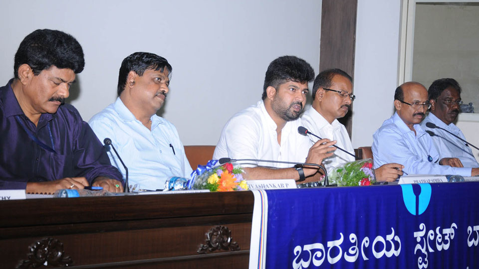 Learn Kannada: MPs tell bank officers from North India