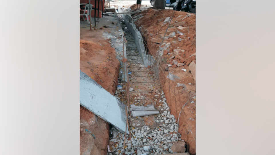 Incomplete drain works – A nuisance in Bannimantap