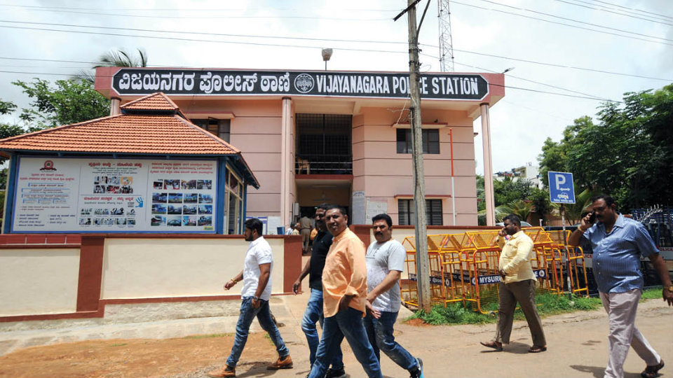 Guns and Roses: Love triangle leads to shootout at Vijayanagar