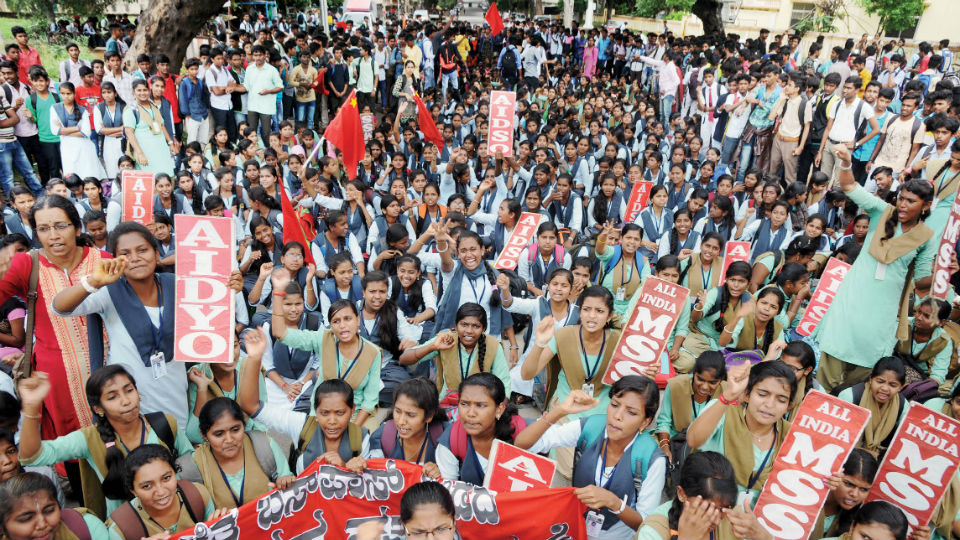 Hundreds of students seeking free bus pass observe College Bandh