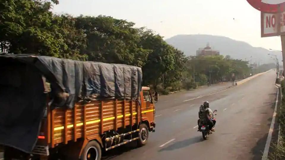 Entry of heavy vehicles to Kerala banned