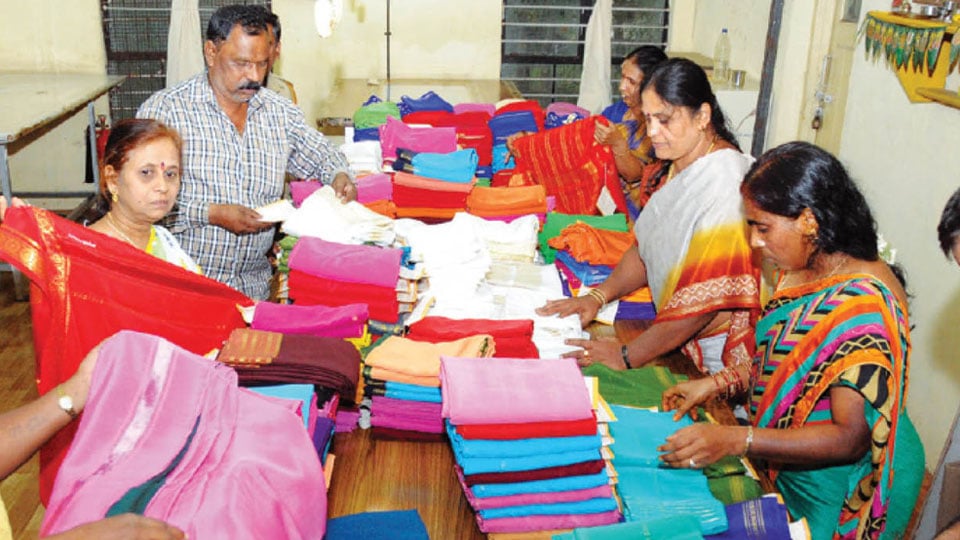 KSIC employees oppose move to sell silk sarees at Rs. 4,500