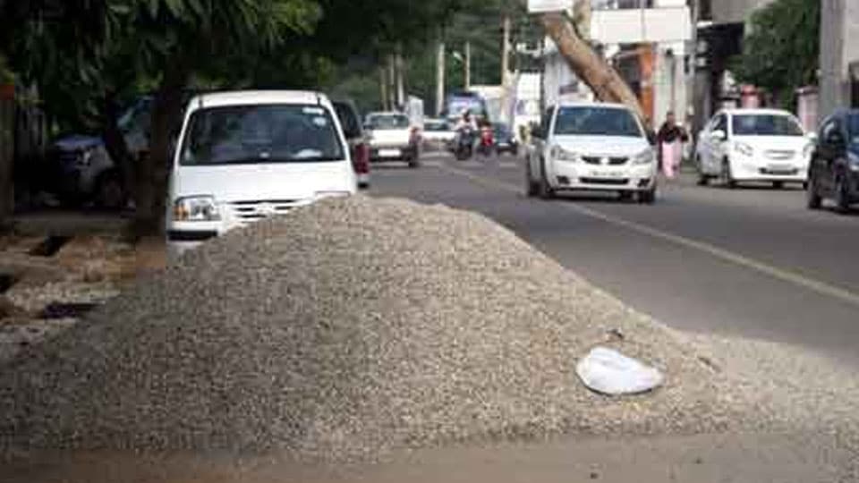 Construction materials, a hazard on busy Road