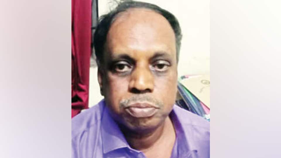 MCC Revenue Inspector caught while accepting bribe