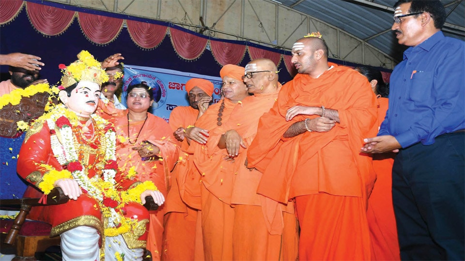 Lingayats fighting for constitutional recognition: Seer