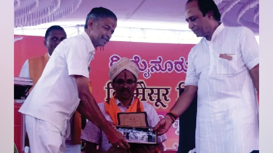 Pharmacist feted by Pinjrapole