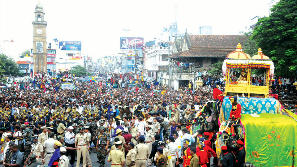 Over 35 lakh people witness Dasara festivities