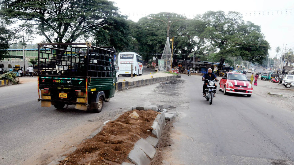 Unscientific road widening works posing threat to motorists near Tipu Circle