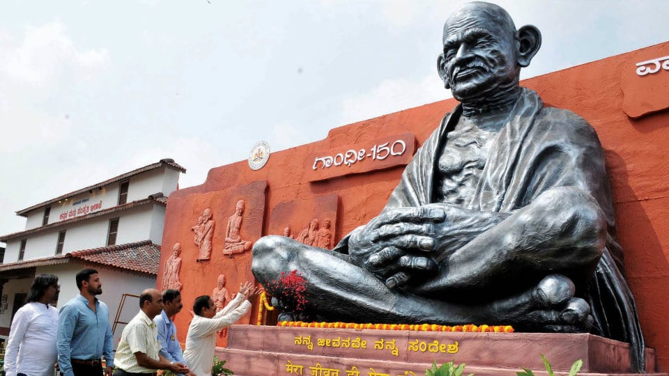 Life size statue of Mahatma Gandhi installed at Dasara Exhibition