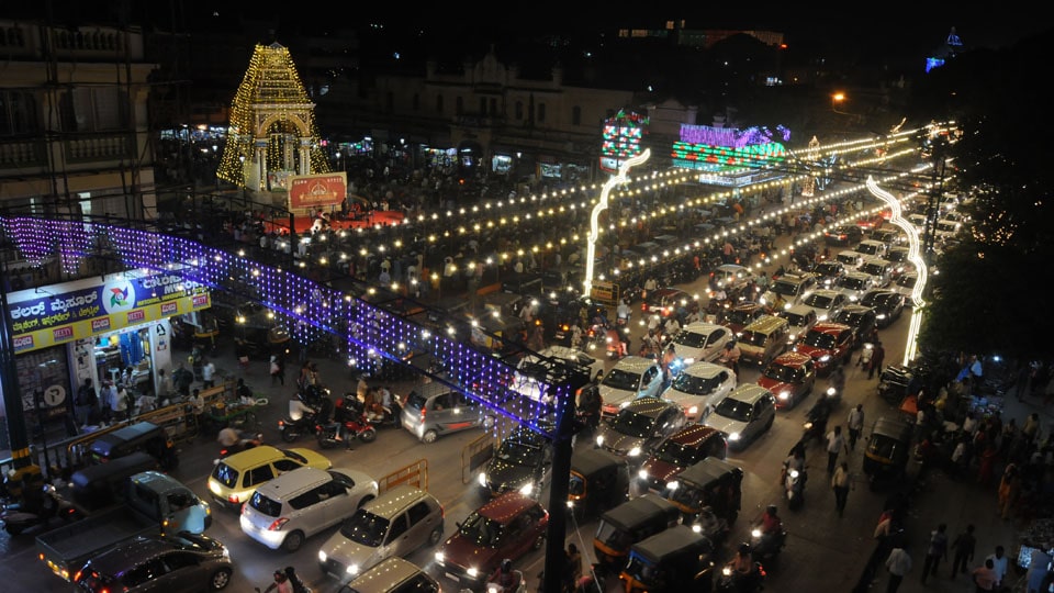 Dasara rush: Mysuru choked with traffic jams