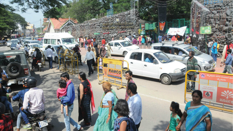 1.53 lakh people visited Mysuru Zoo during Navaratri festivities