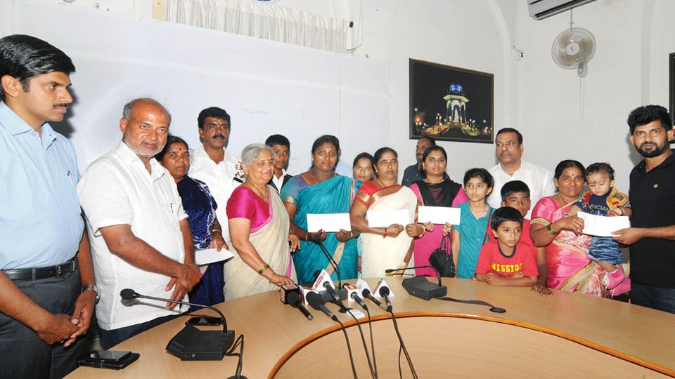 Sudha Murty donates Rs.10 lakh each for 6 martyrs’ families