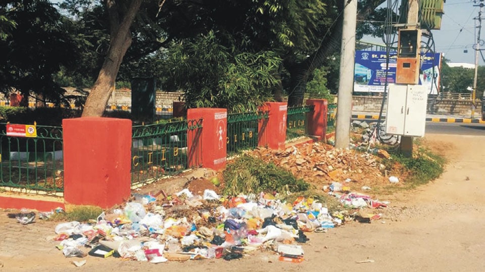 Uncleared garbage at Bannimantap ‘C’ Layout