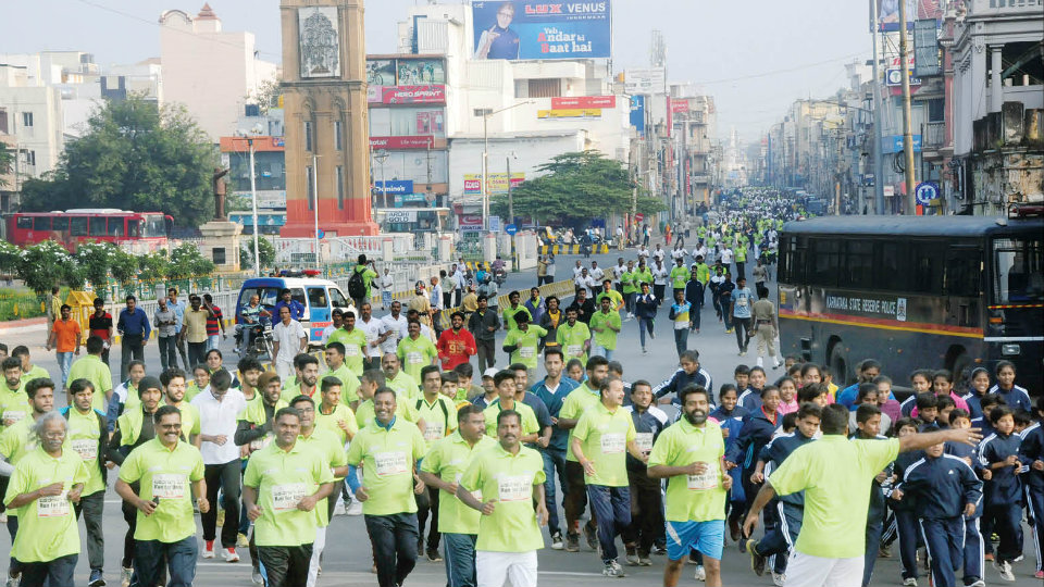Hundreds ‘Run for Unity’ in Mysuru