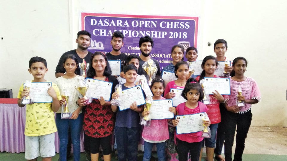 Dasara Open Chess Championship-2018: Vivekananda, Prasiddhi Bhat triumph