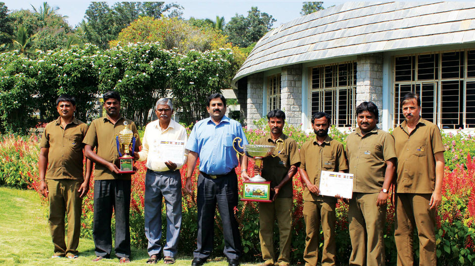 Prize winners at Dasara Flower Show Contest: SDMIMD