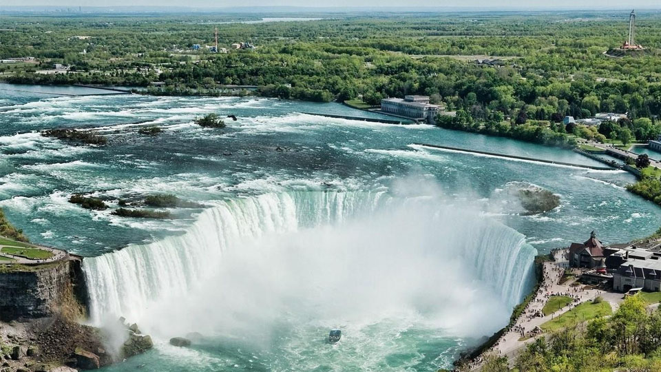 World’s wonder Niagara Falls and Great Playwright Bernard Shaw