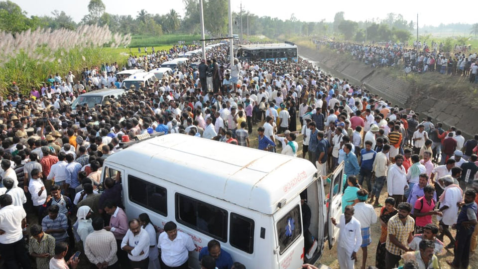 20 feared dead as bus plunges into VC Canal