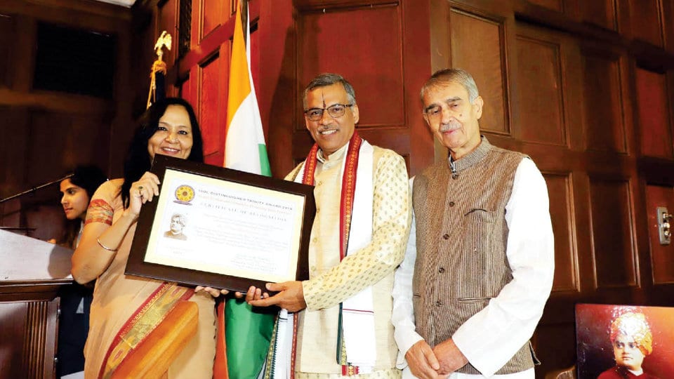 Chicago Vivekananda Award to City’s Yoga Guru Dr. Raghavendra Pai