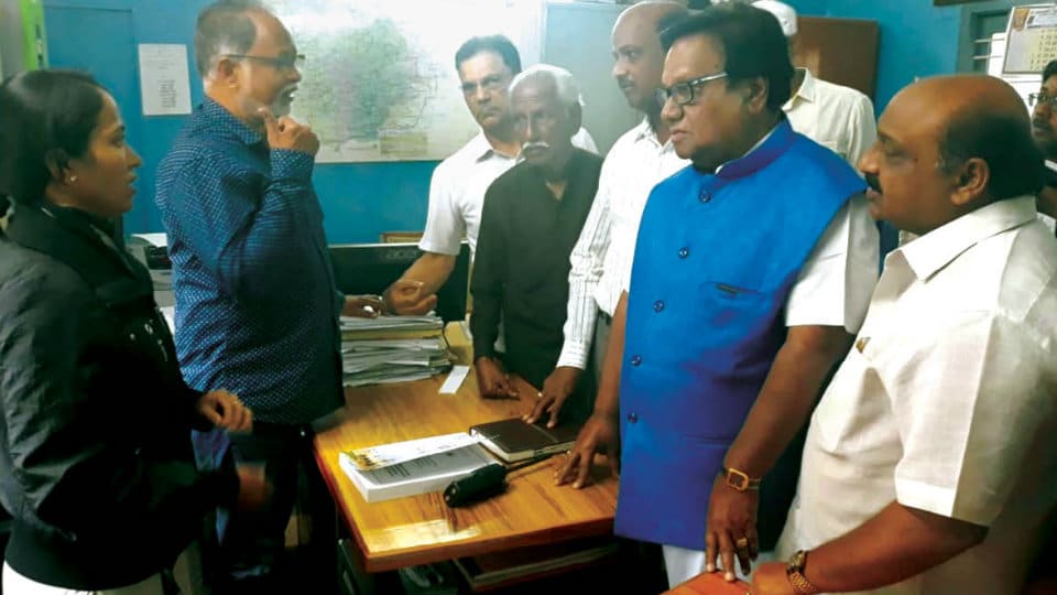 Kannada vigilance committee visits MCC Zonal Offices