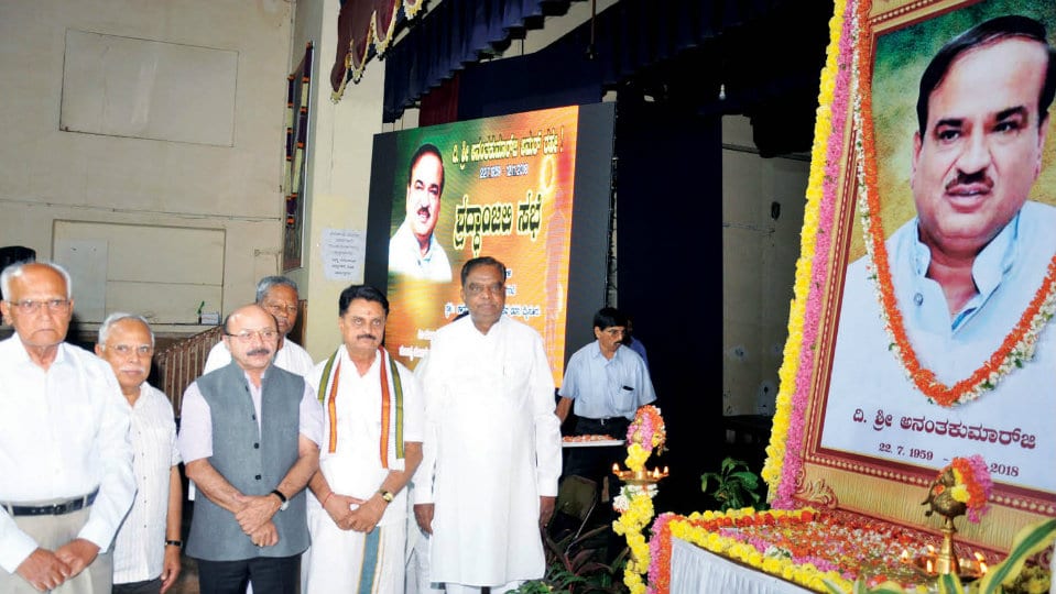 Glowing tributes paid to Ananth Kumar