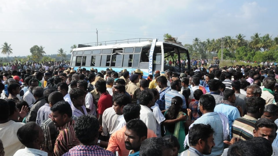 Kanaganamaradi Bus Accident: CM to distribute relief cheques on Dec.7