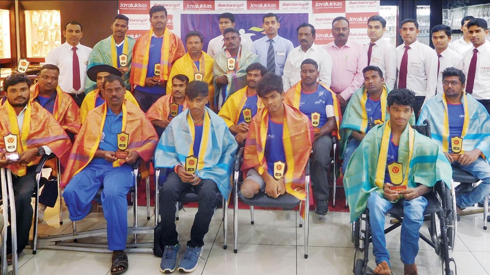 Joyalukkas fetes winners of South Indian Wheelchair Cricket Tournament