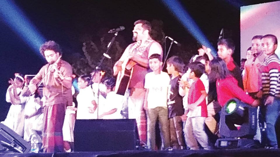 Raghu Dixit enthralls crowd in city