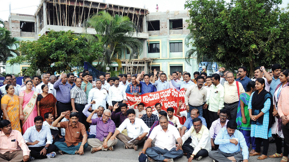 Government Daily Wage and KGB employees seek regularisation of services