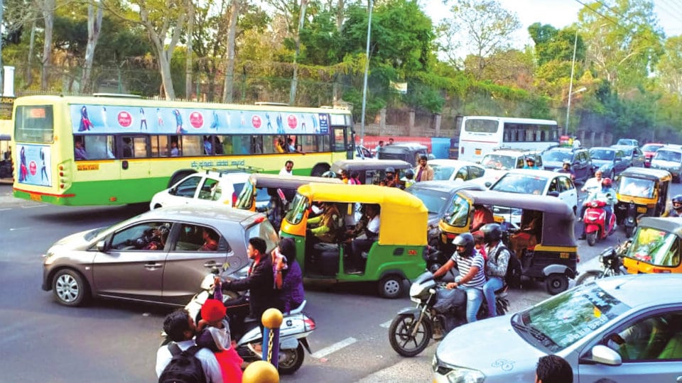 Heavy traffic leads to traffic jam on KRS Road