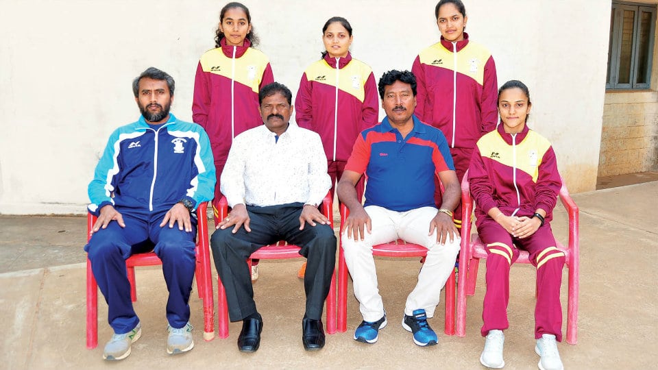 Women badminton team of UoM