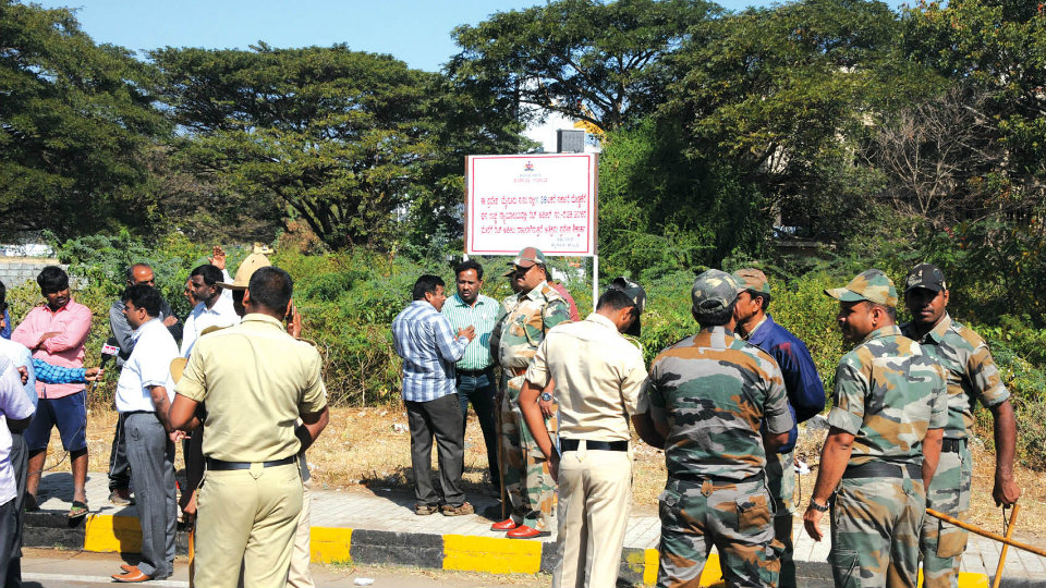 Encroachment clearance drive at Doddakere