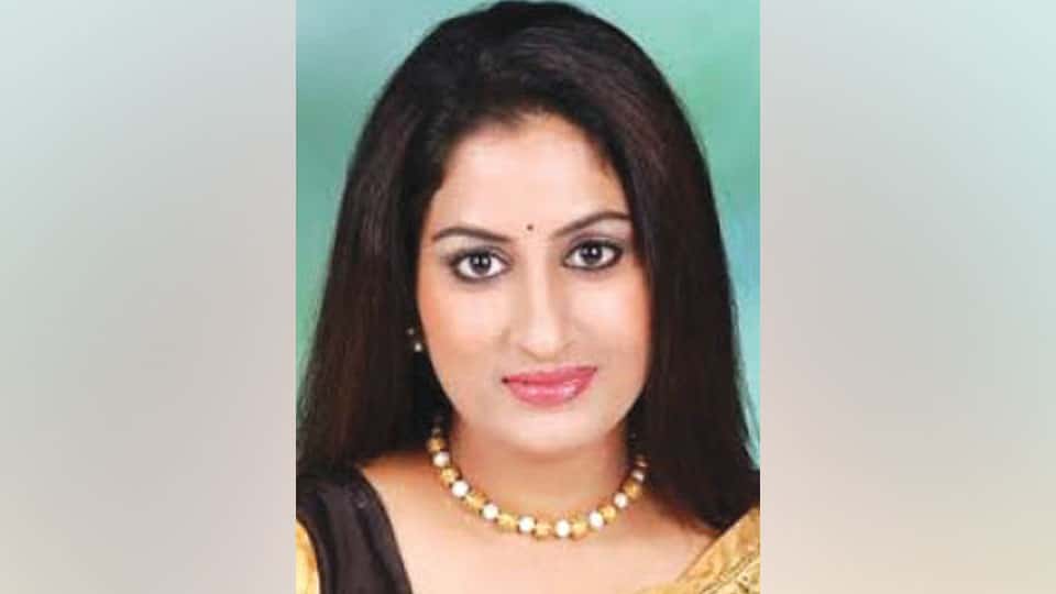 Film Director Roopa Iyer to contest elections