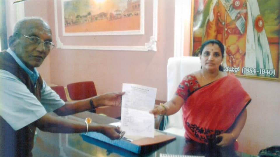 Mayor urged to restore bus shelter near Kamakshi Hospital