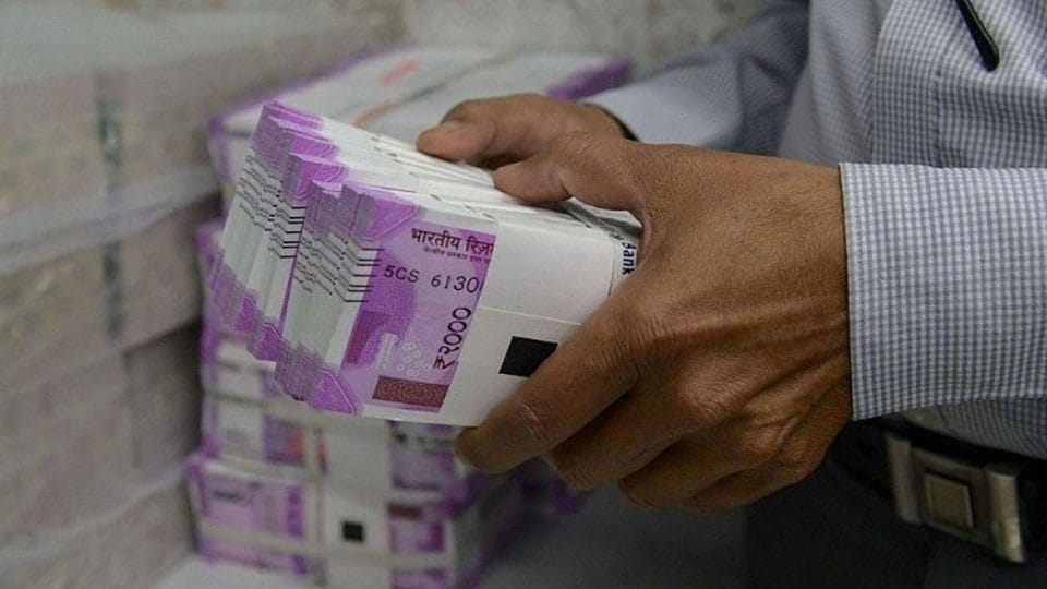 RBI stops printing Rs. 2,000: Report