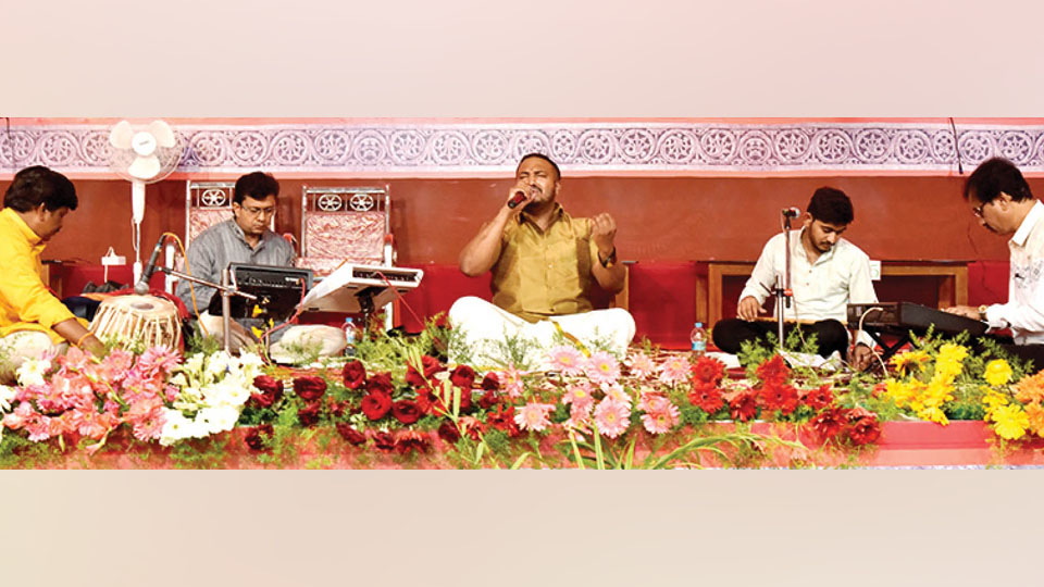 Poorvaj Vishwanath enthrals audience at Suttur