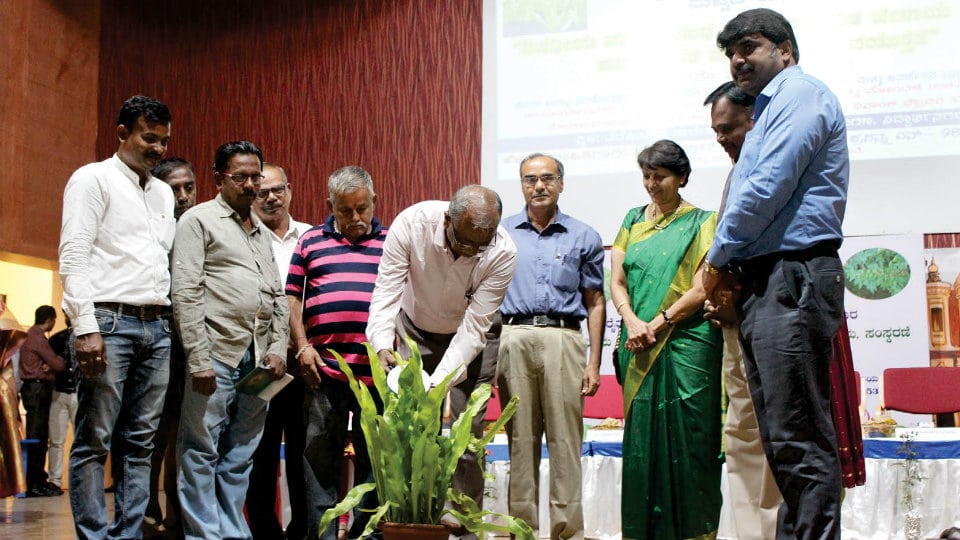 Expert tells farmers to cultivate Medicinal and Aromatic Plants