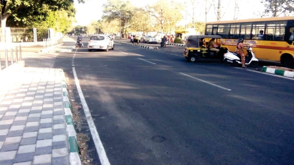 Students demand speed-breaker  in front of Kuvempu Statue on Bogadi Road