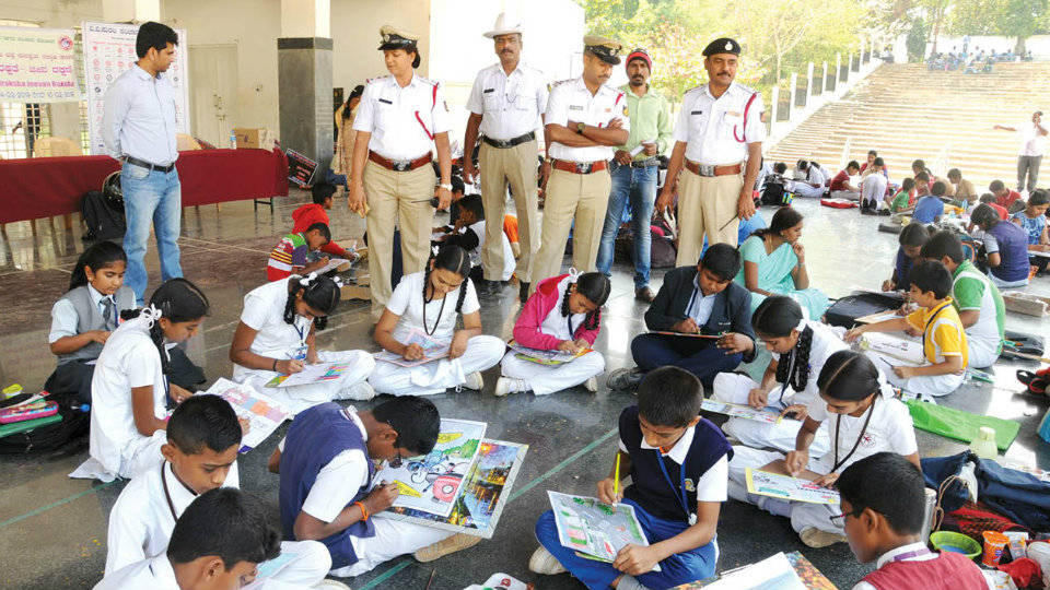 Traffic cops conduct drawing & painting contest on Road Safety
