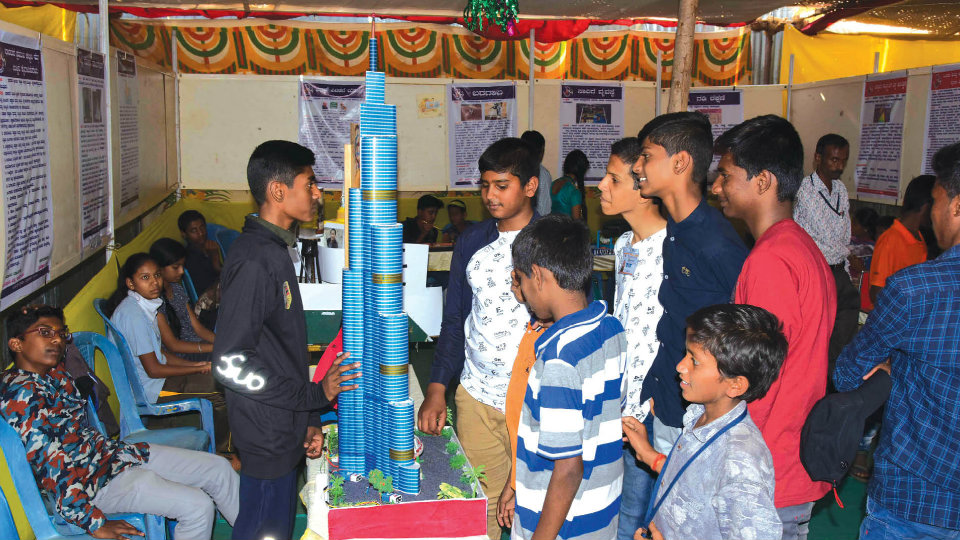 Science models by students attract visitors at Suttur Jathra