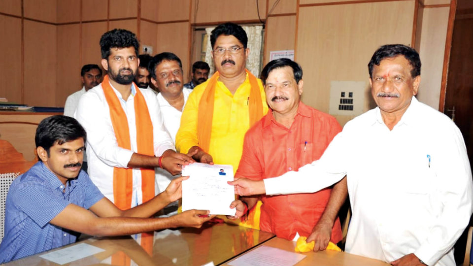 Pratap Simha, Vijayashankar file nominations for Mysuru-Kodagu Lok Sabha seat