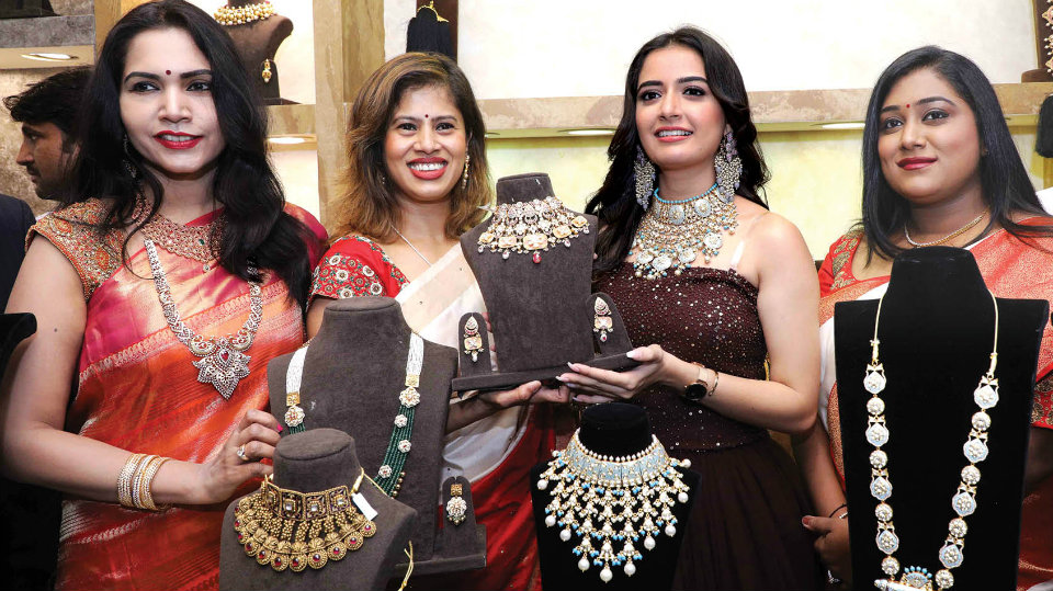 ‘The Jewellery Show’ to conclude tomorrow