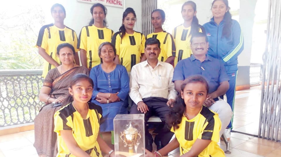 Runners in Inter-Zonal Throwball