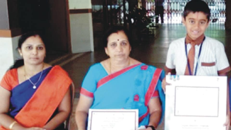 Excels in National-level Science Exhibition