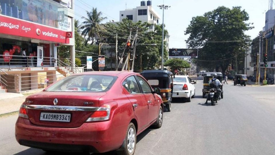 One-way rule flouted on Kalidasa Road