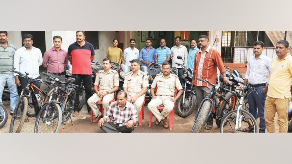 Two-wheeler lifter arrested