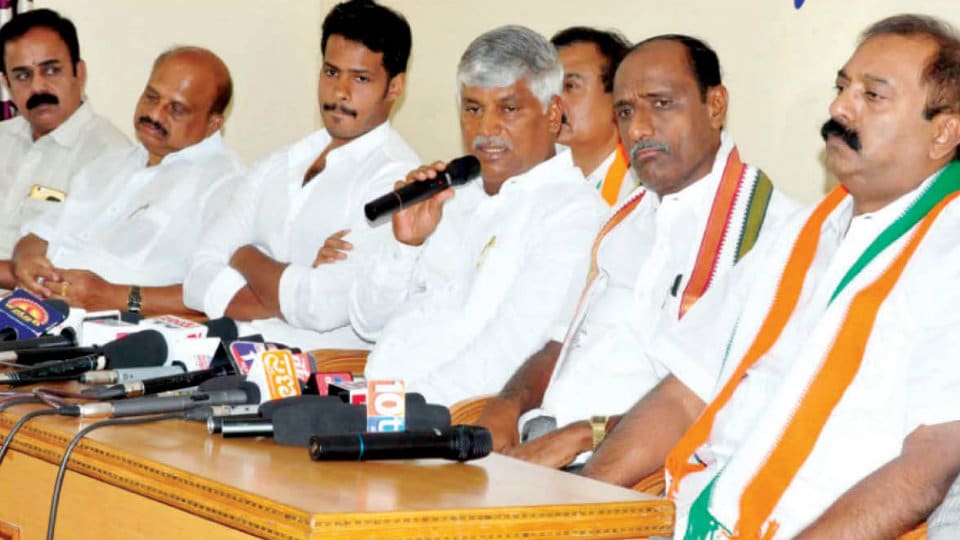 Disciplinary action against Congress leaders backing Sumalatha